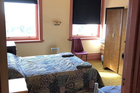 Royal Hotel - Tweed Heads Accommodation 4