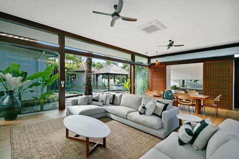 ESPRIT 2 PALM COVE BRAND NEW - Tweed Heads Accommodation 4