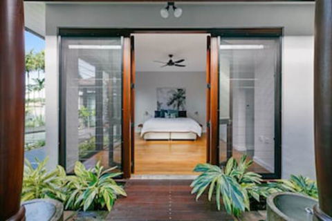 ESPRIT 2 PALM COVE BRAND NEW - Tweed Heads Accommodation 2