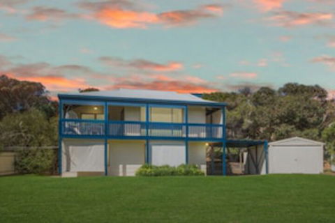 31 Elizabeth Crescent - Tweed Heads Accommodation 0
