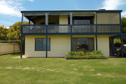 31 Elizabeth Crescent - Tweed Heads Accommodation 1