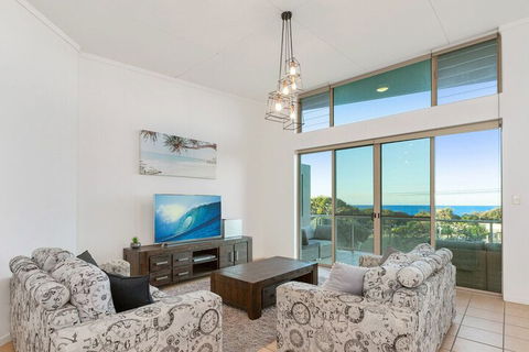 EXCLUSIVE OCEAN VIEW PENTHOUSE On MARINE PARADE - Tweed Heads Accommodation 0
