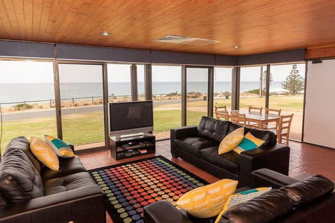 Gold Coast Views 10 Gold Coast Drive - Tweed Heads Accommodation 2