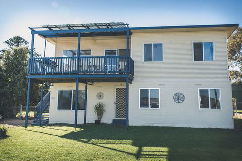 Carrickalinga Seahaven: Coastal Escape 4brm 29 Riverview Drive - Tweed Heads Accommodation 2