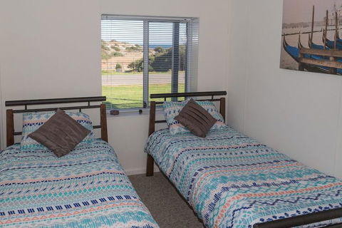 Carrickalinga Seahaven: Coastal Escape 4brm 29 Riverview Drive - Tweed Heads Accommodation 5