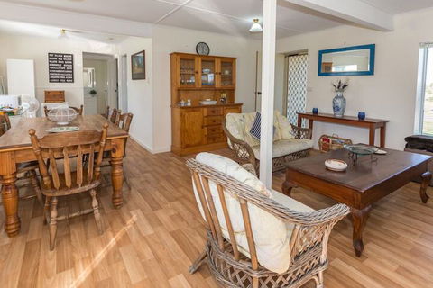 Carrickalinga Seahaven: Coastal Escape 4brm 29 Riverview Drive - Tweed Heads Accommodation 6
