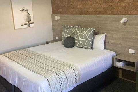 Hamilton's Henry Parkes Motor Inn, Parkes - Tweed Heads Accommodation 4
