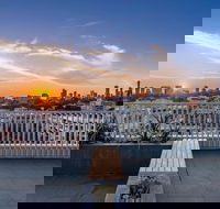 Oaks Melbourne South Yarra Suites - Tweed Heads Accommodation