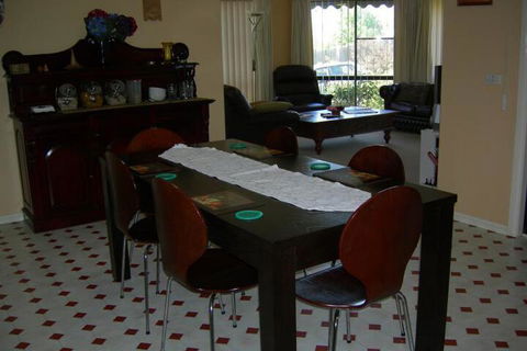 Busy Buzz B & B - Tweed Heads Accommodation 5