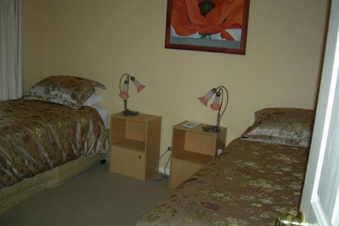 Busy Buzz B & B - Tweed Heads Accommodation 2