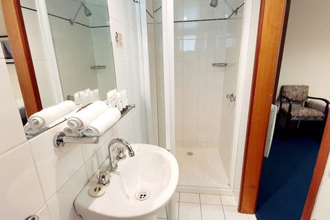 Point Lonsdale Guest House - Tweed Heads Accommodation 5