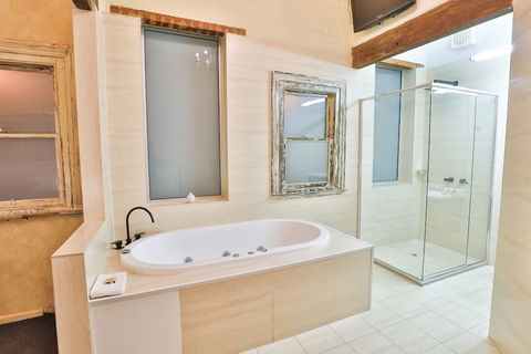 Indulge Apartments - Eighth Street - Tweed Heads Accommodation 6