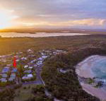 Angourie Blue 7 stroll to surfing beaches. - Tweed Heads Accommodation