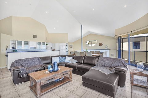 Sail Away - Tweed Heads Accommodation 4