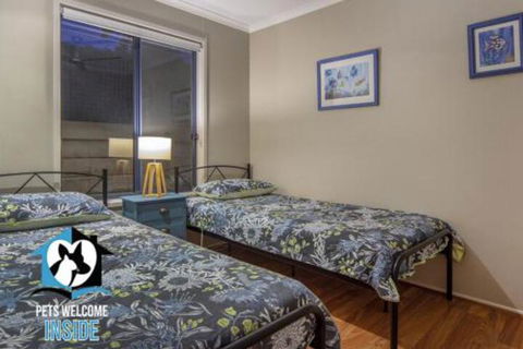 Almost New + Sea & Lake Views - Tweed Heads Accommodation 6