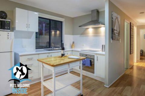 Almost New + Sea & Lake Views - Tweed Heads Accommodation 2