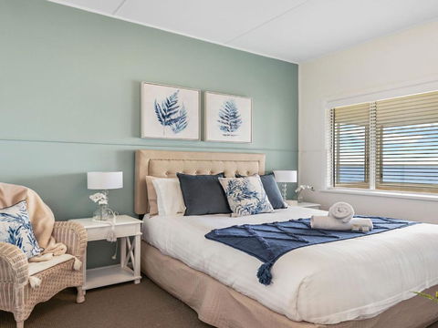 Ocean Blue Apartment Two Oceanfront Apartment - Tweed Heads Accommodation 3