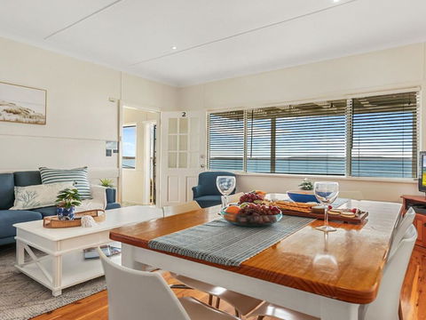 Ocean Blue Apartment Two Oceanfront Apartment - Tweed Heads Accommodation 2