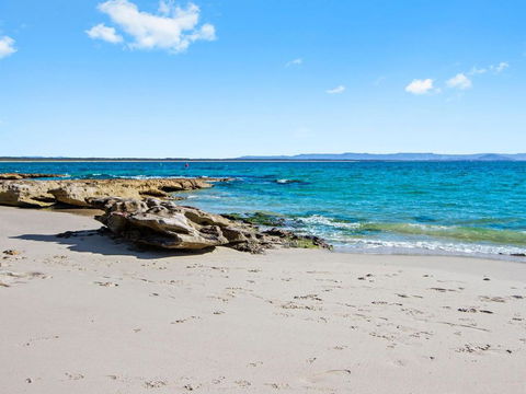 Beach Escape At Currarong Basic Family Accommodation - Tweed Heads Accommodation 2