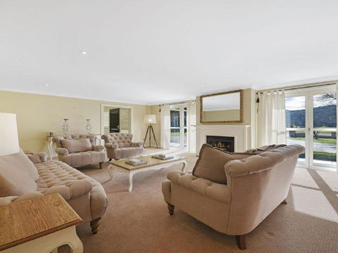 Camelot Superbly Proportioned & Ideally Located - Tweed Heads Accommodation 6