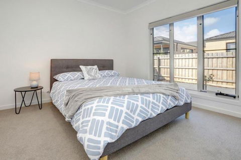 Staughton Sounds - Tweed Heads Accommodation 2