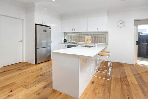 Staughton Sounds - Tweed Heads Accommodation 3