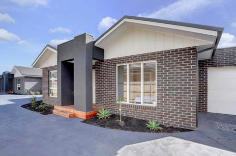 Staughton Sounds - Tweed Heads Accommodation 4