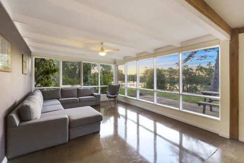 Bluff View River House Stunning Riverfront - Tweed Heads Accommodation 6