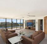 Seascape Apartments Unit 1201A Luxury apartment with views of the Gold Coast  Hinterland - Tweed Heads Accommodation