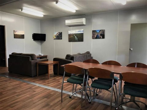 Lake Callide Retreat - Tweed Heads Accommodation 3
