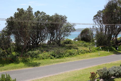 The Crescent Pet Friendly 1 Min To Beach - Tweed Heads Accommodation 5