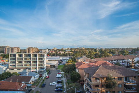 Convenient Rockdale Apartment Next To Station & Beach - Tweed Heads Accommodation 1
