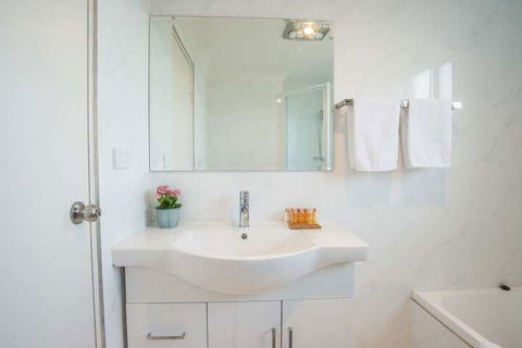Convenient Rockdale Apartment Next To Station & Beach - Tweed Heads Accommodation 3
