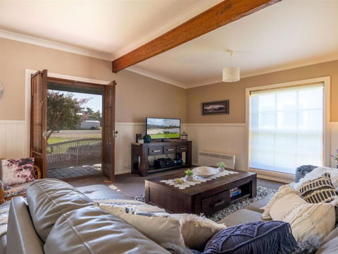 Cudgee Quaint Cottage With Separate Cabin - Tweed Heads Accommodation 6