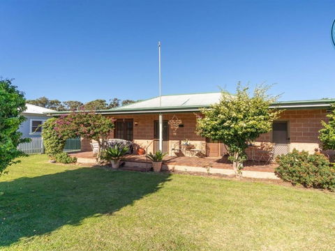Cudgee Quaint Cottage With Separate Cabin - Tweed Heads Accommodation 3