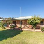 Cudgee Quaint Cottage With Separate Cabin - Tweed Heads Accommodation 0