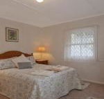 Hollyoak Cottage delightful ducks  doileys - Tweed Heads Accommodation