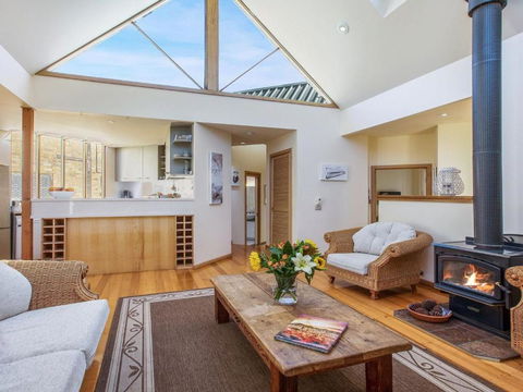 Maldas Retreat Air Con Fireplace & Outdoor Spa - Tweed Heads Accommodation 4