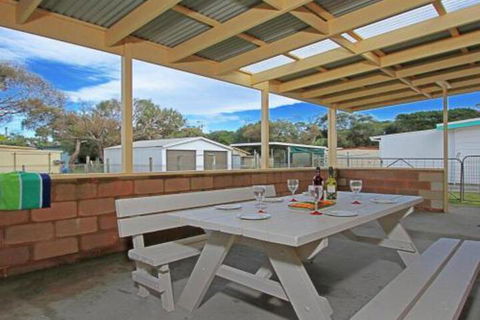 Ohio One Street Back From Beach Access - Tweed Heads Accommodation 0