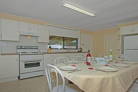 Ohio One Street Back From Beach Access - Tweed Heads Accommodation 7