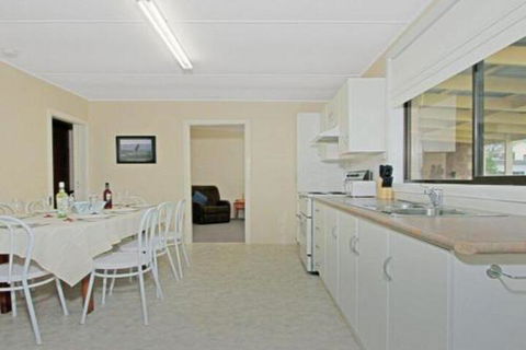 Ohio One Street Back From Beach Access - Tweed Heads Accommodation 4