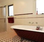 Plum Tree Cottage warm cosy  walk to town - Tweed Heads Accommodation
