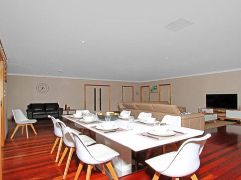 Sandlewood Breeze Spacious Entertainer - Tweed Heads Accommodation 2