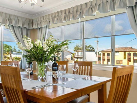 Sea Gem Air Conditioned & Fireplace - Tweed Heads Accommodation 5