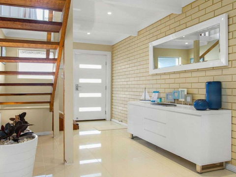 Sea Gem Air Conditioned & Fireplace - Tweed Heads Accommodation 6