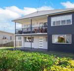 Sea Gem air conditioned  fireplace - Tweed Heads Accommodation