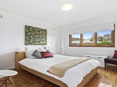 Sea Shack Renovated 1950s Beach House - Tweed Heads Accommodation 3