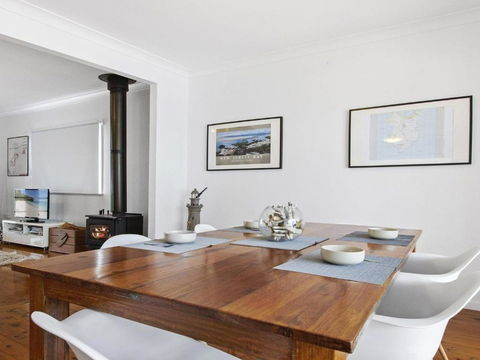 Sea Shack Renovated 1950s Beach House - Tweed Heads Accommodation 4