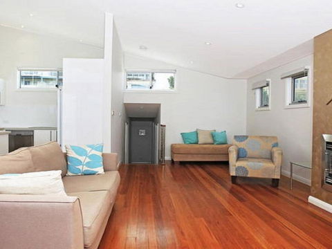 Surf Mist Contemporary Seaside Duplex - Tweed Heads Accommodation 3