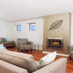 Surf Mist Contemporary Seaside Duplex - Tweed Heads Accommodation 0